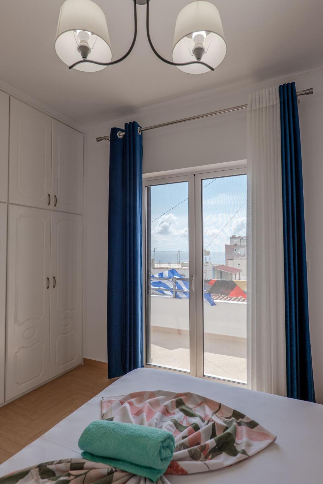 Hoteleks Inn & Suites Sarandë エクステリア 写真