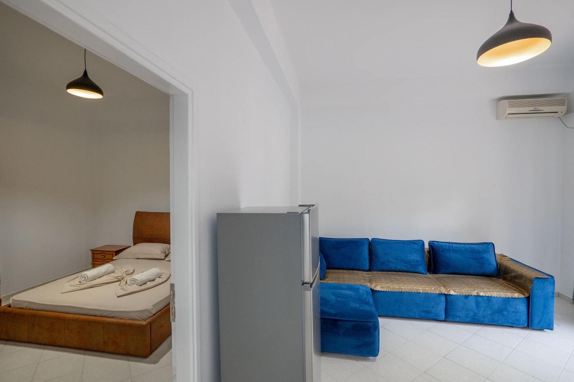 Hoteleks Inn & Suites Sarandë エクステリア 写真