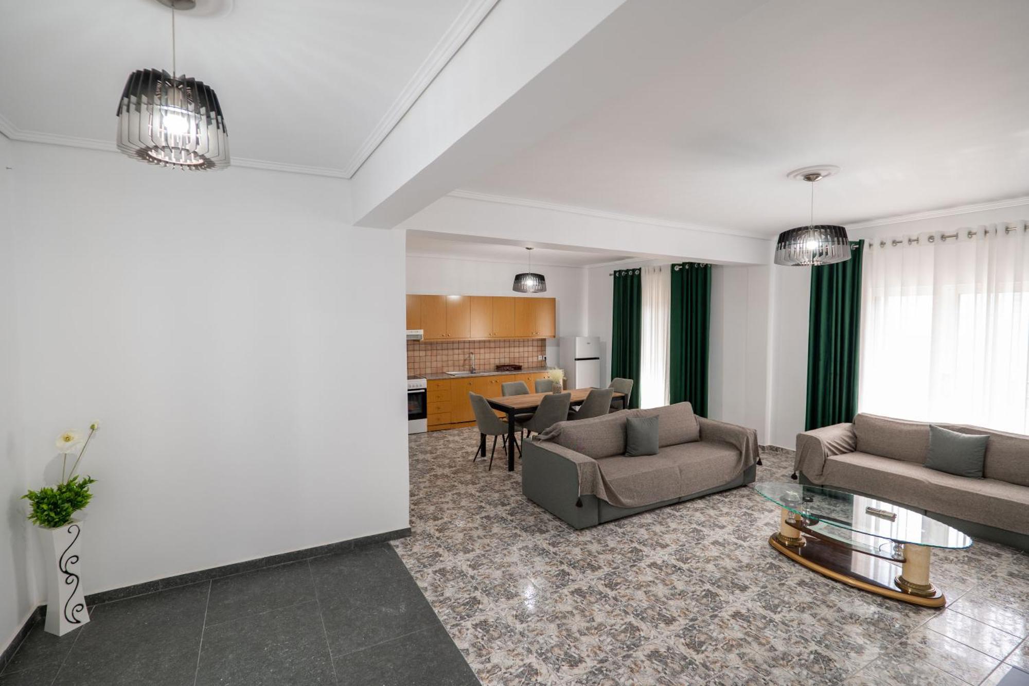 Hoteleks Inn & Suites Sarandë エクステリア 写真