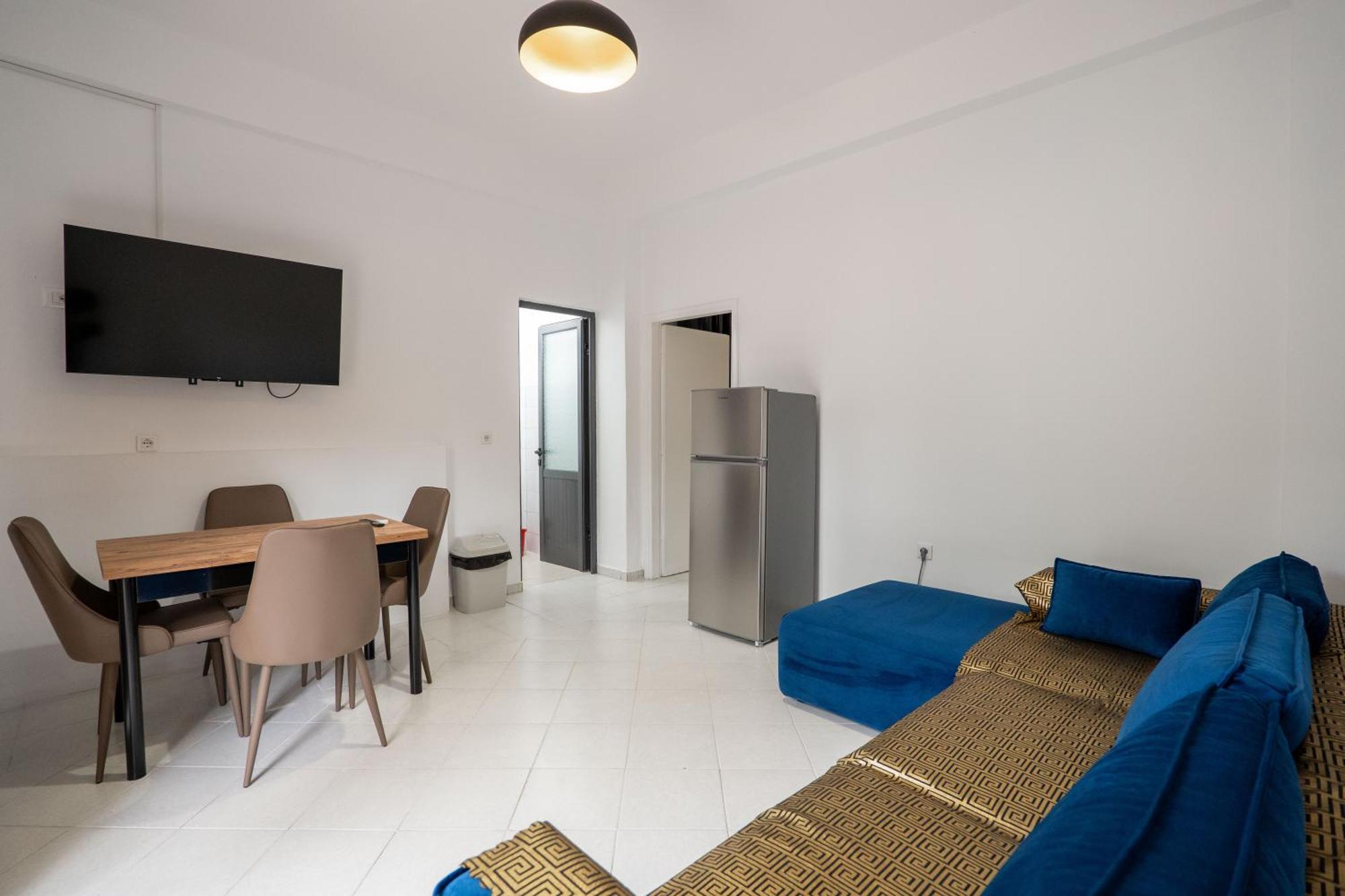 Hoteleks Inn & Suites Sarandë エクステリア 写真