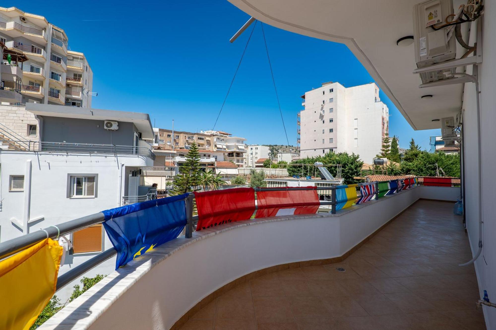 Hoteleks Inn & Suites Sarandë エクステリア 写真